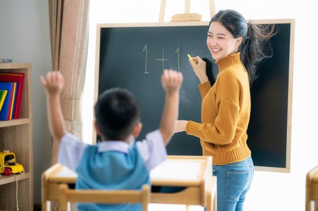 teacher china much english earn teaching