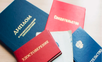 TEFL Diploma vs. Certificate: Your Path to Teaching Excellence