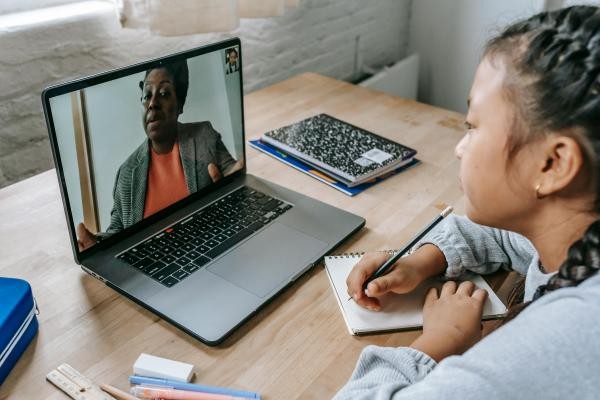 Instructional Methods for Managing Online English Class | Teacher Record