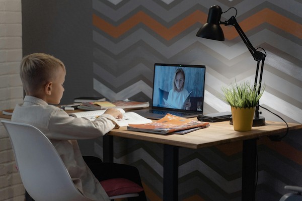 Flipped Classroom Approach for ESL Lessons | Teacher Record